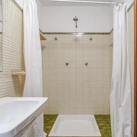 Moradia Milu Frente A Дом отдыха Коларес