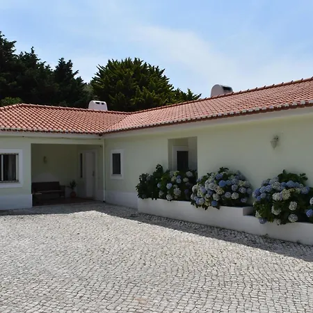 Moradia Milú Frente à Сasa de vacaciones Colares